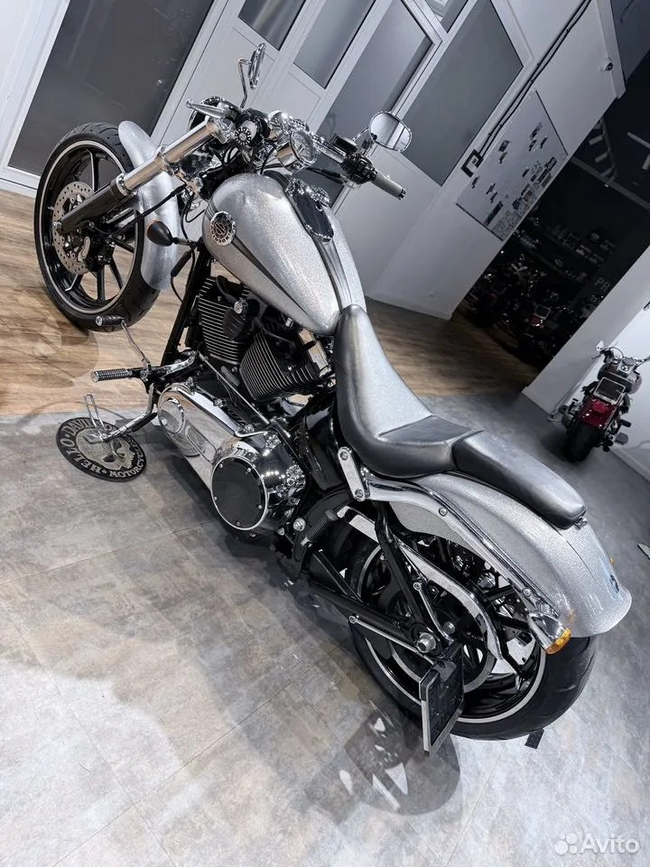 Купить Harley-Davidson HD Breakout ABS (Hard Candy Custom) (Softail/Dyna) — подробнее на сайте. Hello Davidson, Москва. Только хорошие мотоциклы…