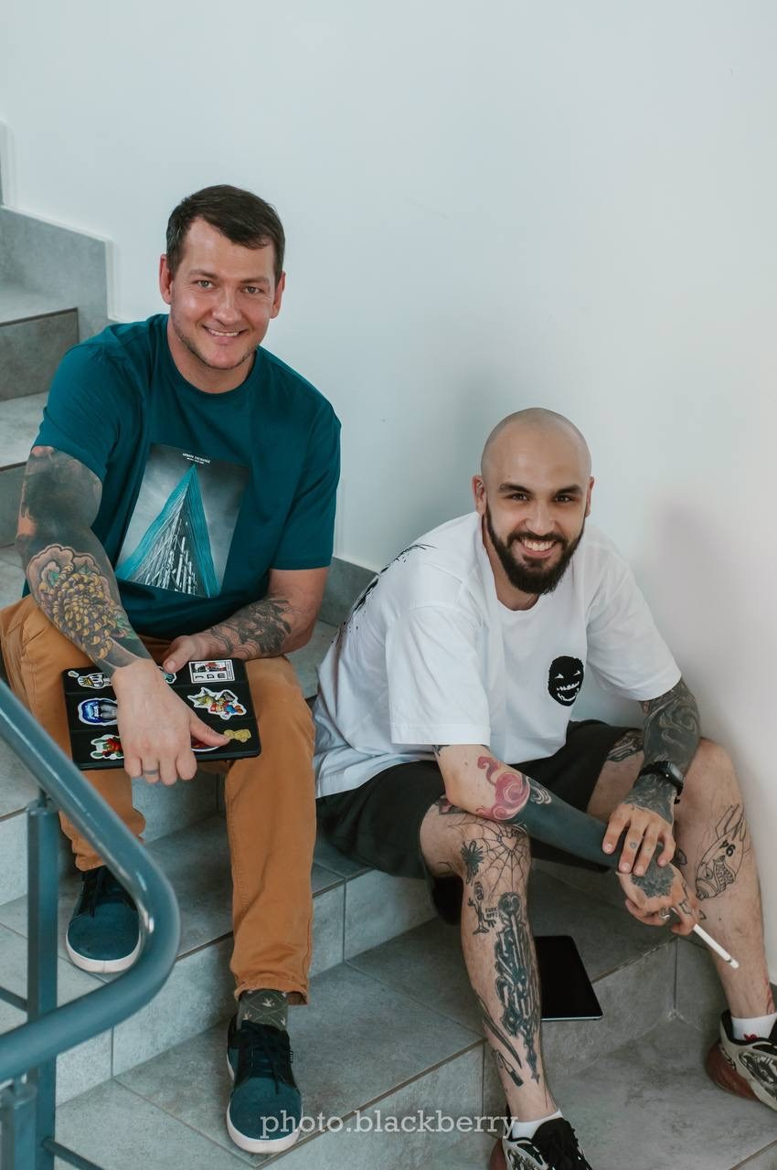 Tattoo journey. Люблю снимать не только эмоции людей, но и автомобили.Живу в Челябинске, ну и конечно как же без путешествий по городам