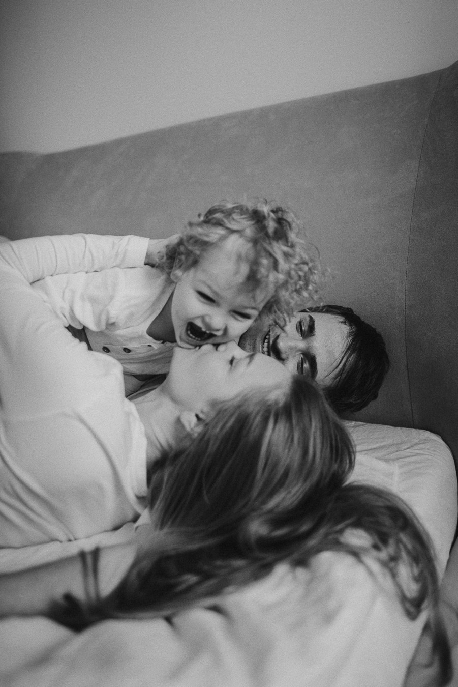 Костя, Яна, Кристина, Леон | дома