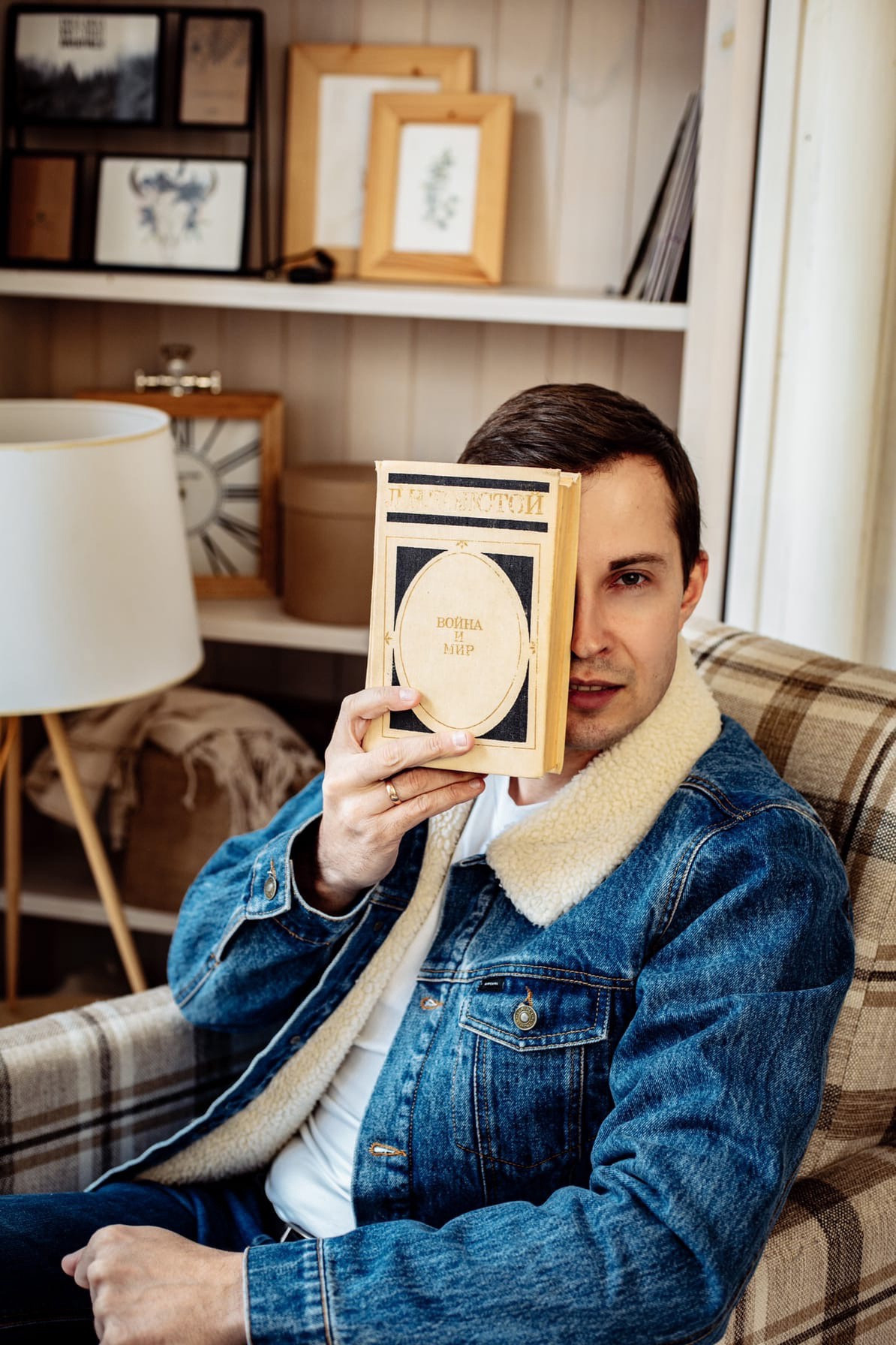 Как о человеке. Ведущий в Москве Никита Колотушкин