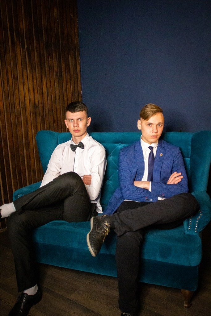 Школьники в студии. Фотограф Бурятия. Печать фотокниг