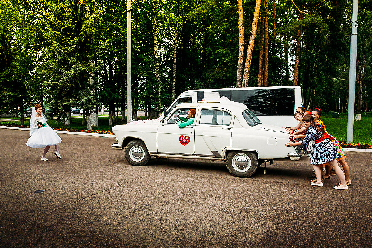 Стиляги Даша и Даниил. Прокат Аренда ретро автомобилей Волга ГАЗ 21  Кострома