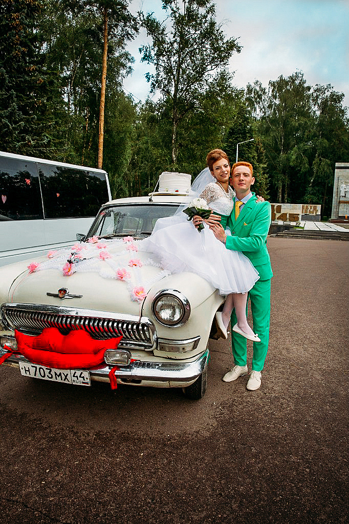 Стиляги Даша и Даниил. Прокат Аренда ретро автомобилей Волга ГАЗ 21  Кострома