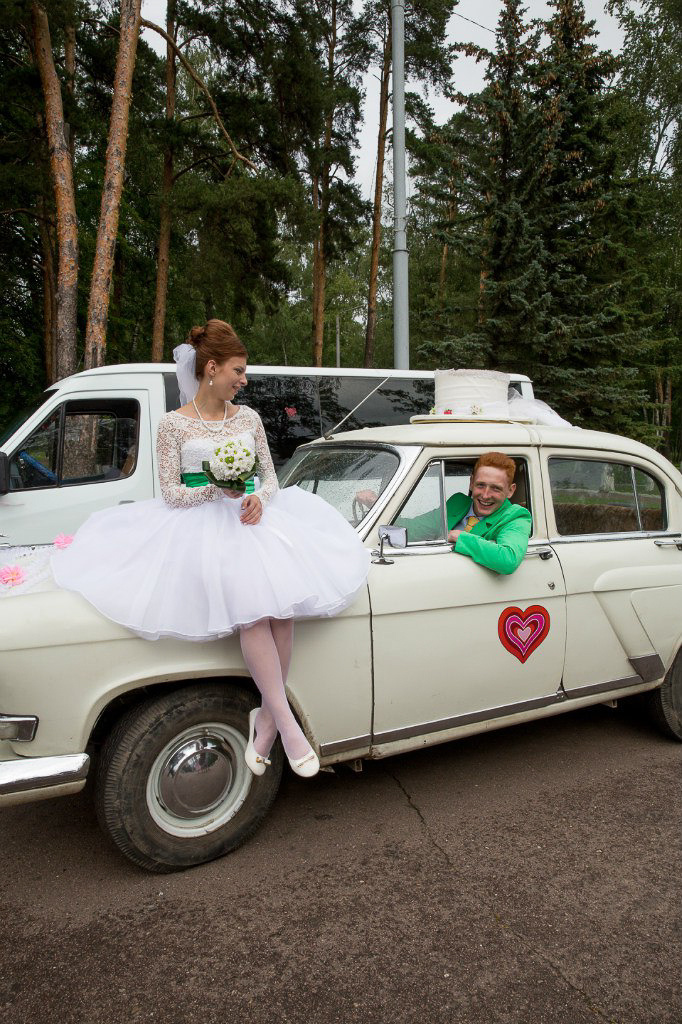 Стиляги Даша и Даниил. Прокат Аренда ретро автомобилей Волга ГАЗ 21  Кострома