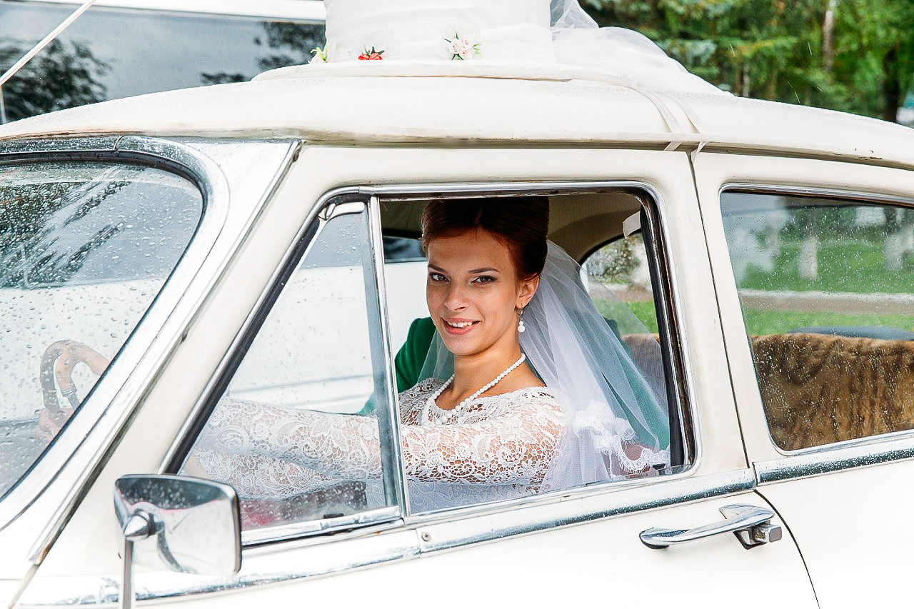 Стиляги Даша и Даниил. Прокат Аренда ретро автомобилей Волга ГАЗ 21  Кострома