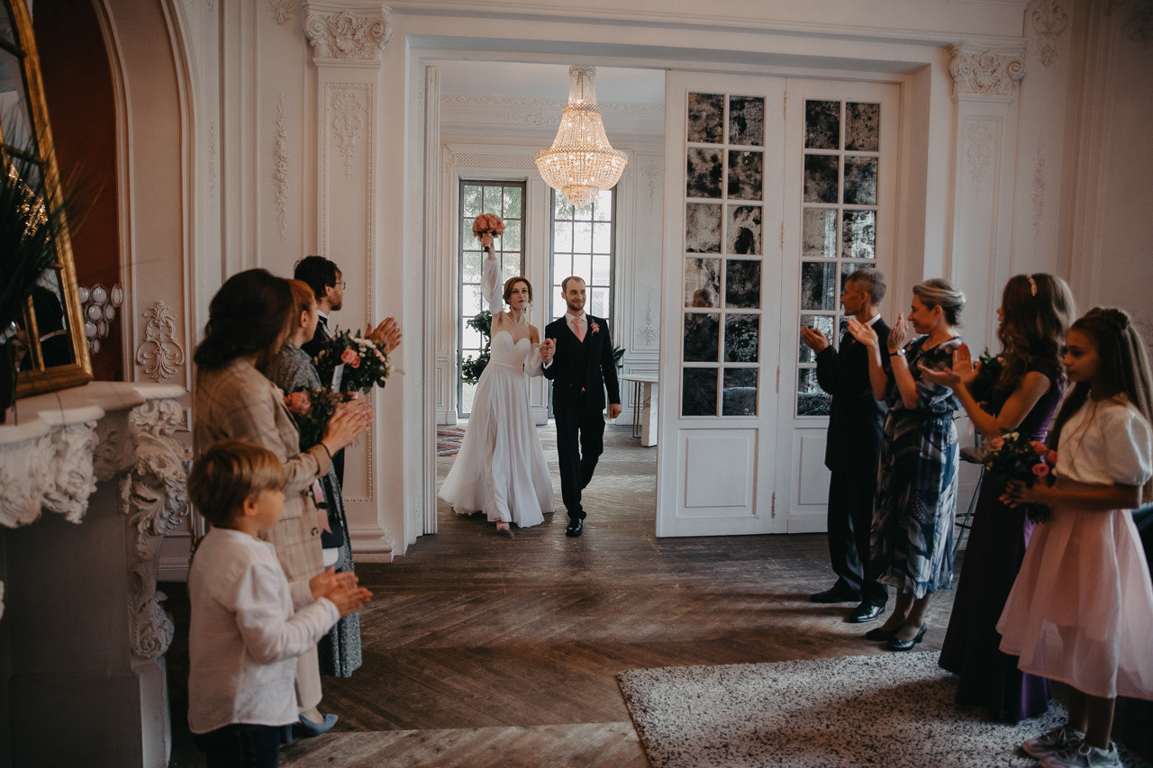 Танцы под дождем. Свадебный фотограф москва