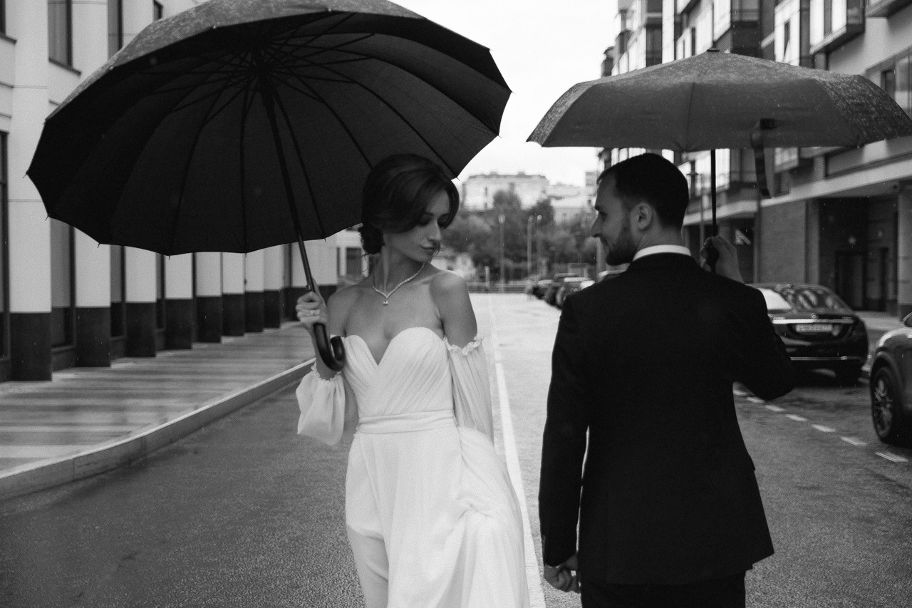 Танцы под дождем. Свадебный фотограф москва