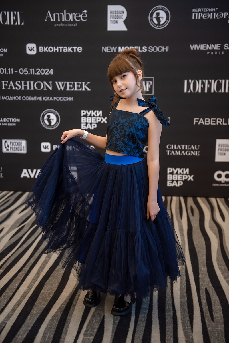 SochiFashionWeek2024 дизайнер Юлия Крылова. Семейный и коммерческий фотограф в Сочи Александр Бодунов