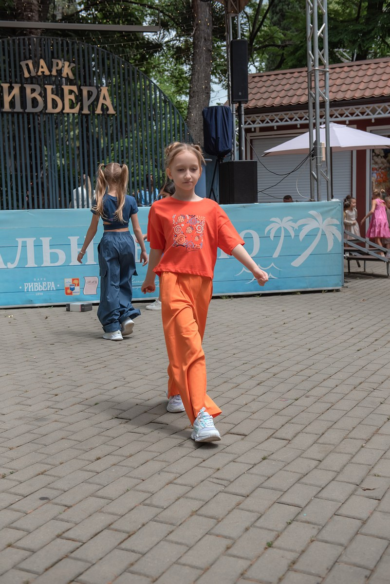 Парк Ривьера дефиле HAPPYkids. Семейный и коммерческий фотограф в Сочи Александр Бодунов