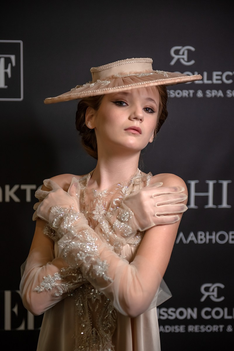 SochiFashionWeek2024 дизайнер Анохина Светлана. Семейный и коммерческий фотограф в Сочи Александр Бодунов
