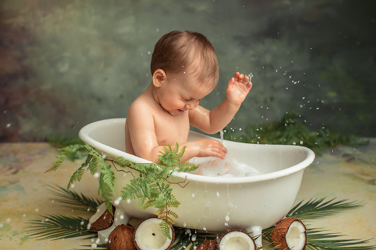 Молочные ванночки (доплата 1000 руб). Фотограф новорождённых и детей до года на КМВ