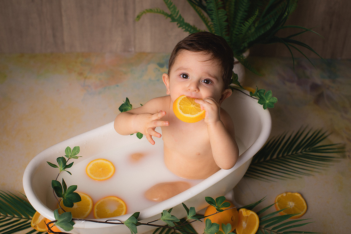 Молочные ванночки (доплата 1000 руб). Фотограф новорождённых и детей до года на КМВ