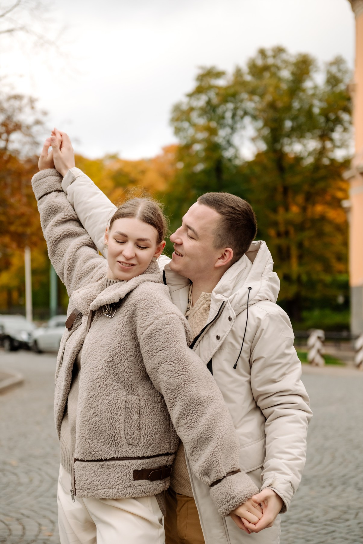 Осенняя фотосессия с парнем в Питере в центре города. Свадебный и сеейный фотограф в Санкт-Петербурге Елена Худякова