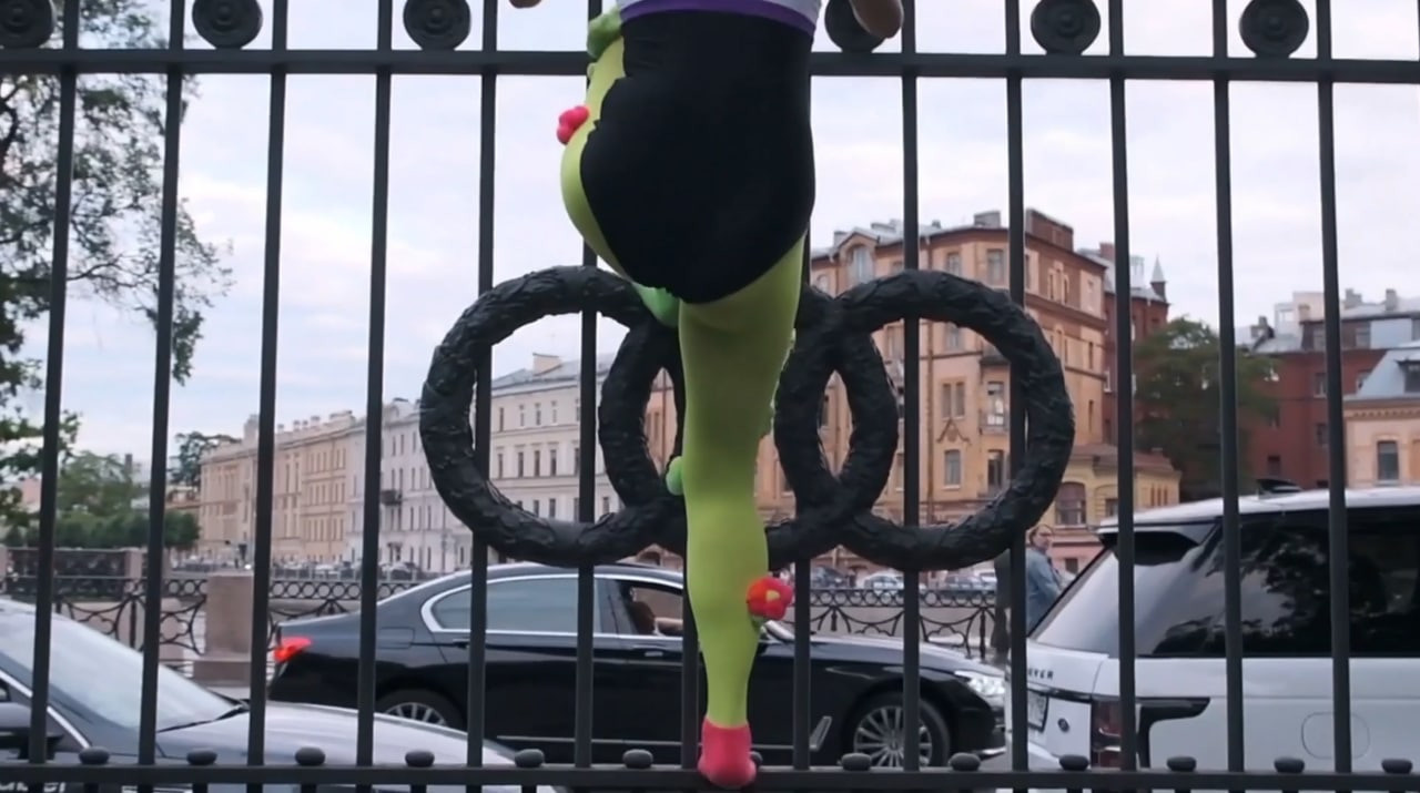 How to catch a moth?. Ilia Kronchev-Ivanov