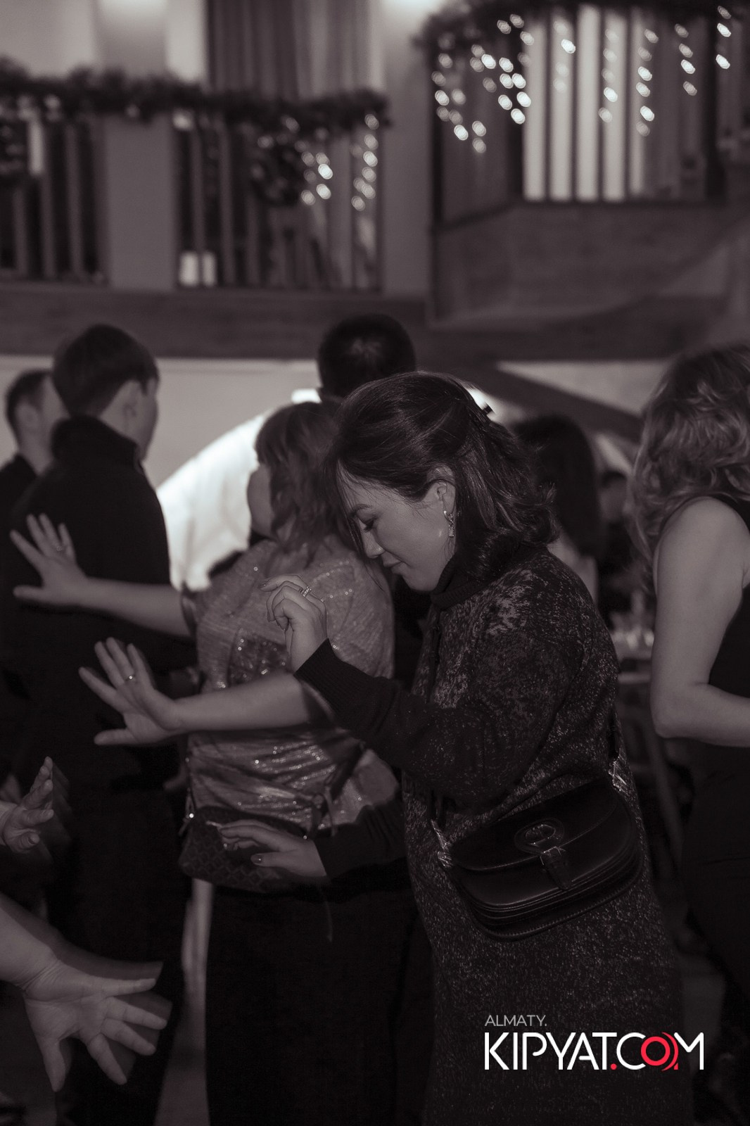 ГРУЗИНСКИЙ ДВОР НА КАБАНБАЙ БАТЫРА. КИПЯТКОМ АЛМАТЫ!