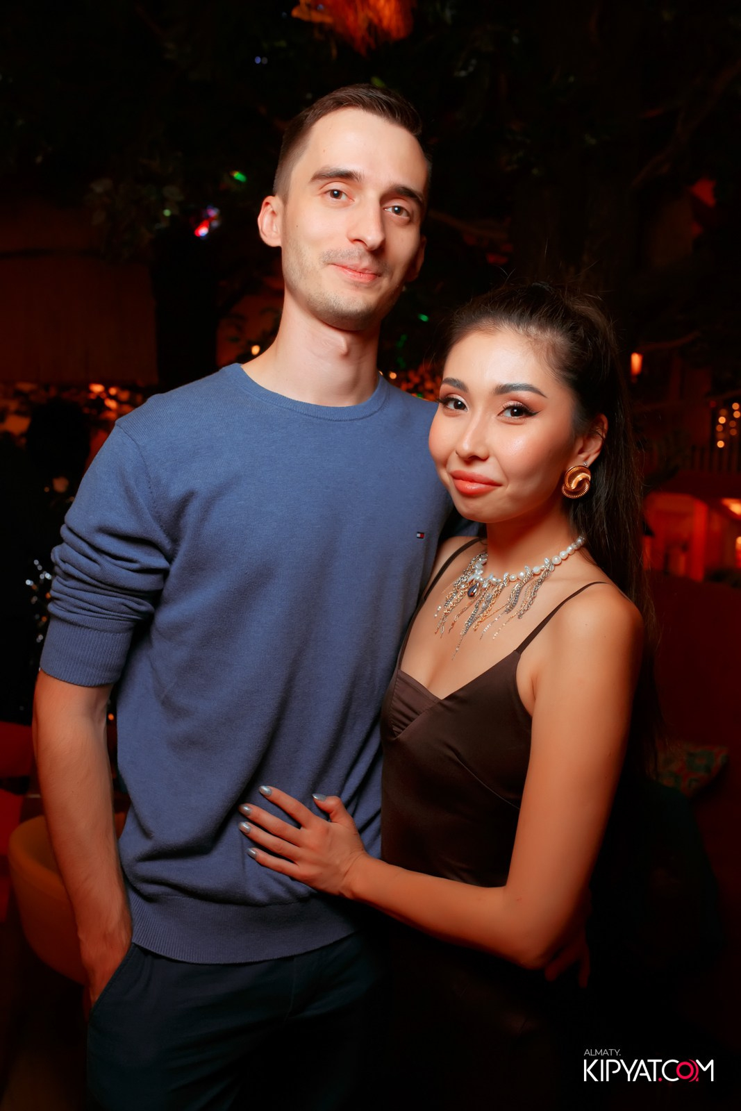 ГРУЗИНСКИЙ ДВОР НА КАБАНБАЙ БАТЫРА. КИПЯТКОМ АЛМАТЫ!