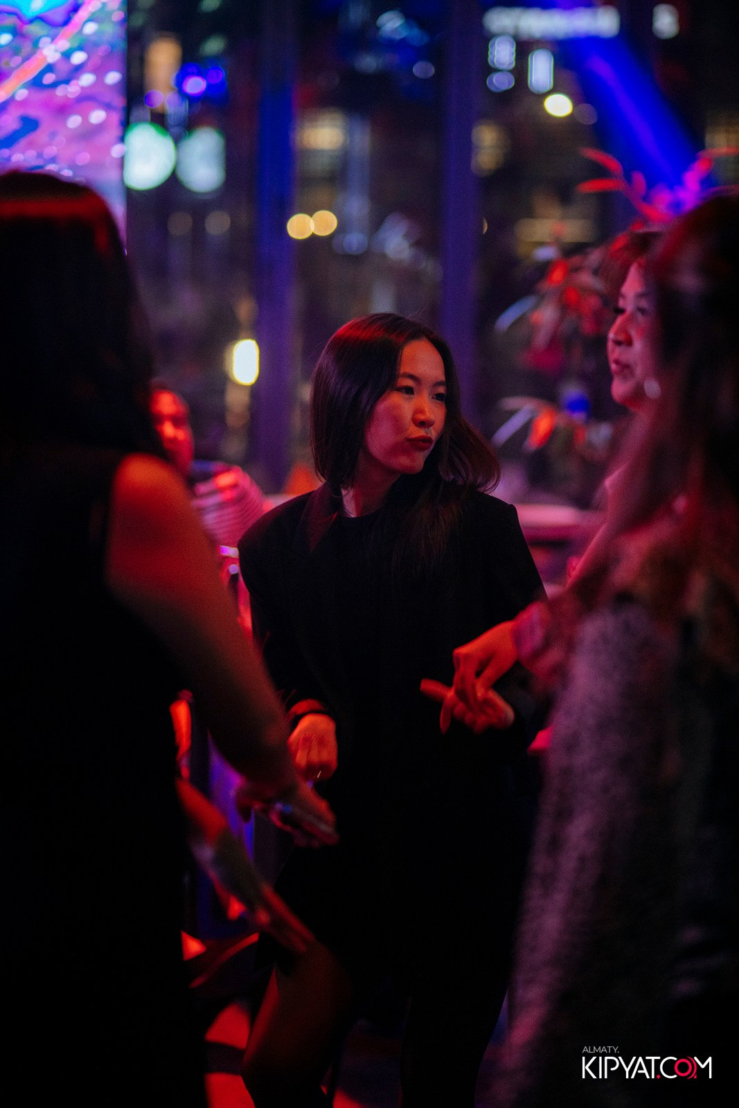 FRIENDS BAR & TERRACE. КИПЯТКОМ АЛМАТЫ!