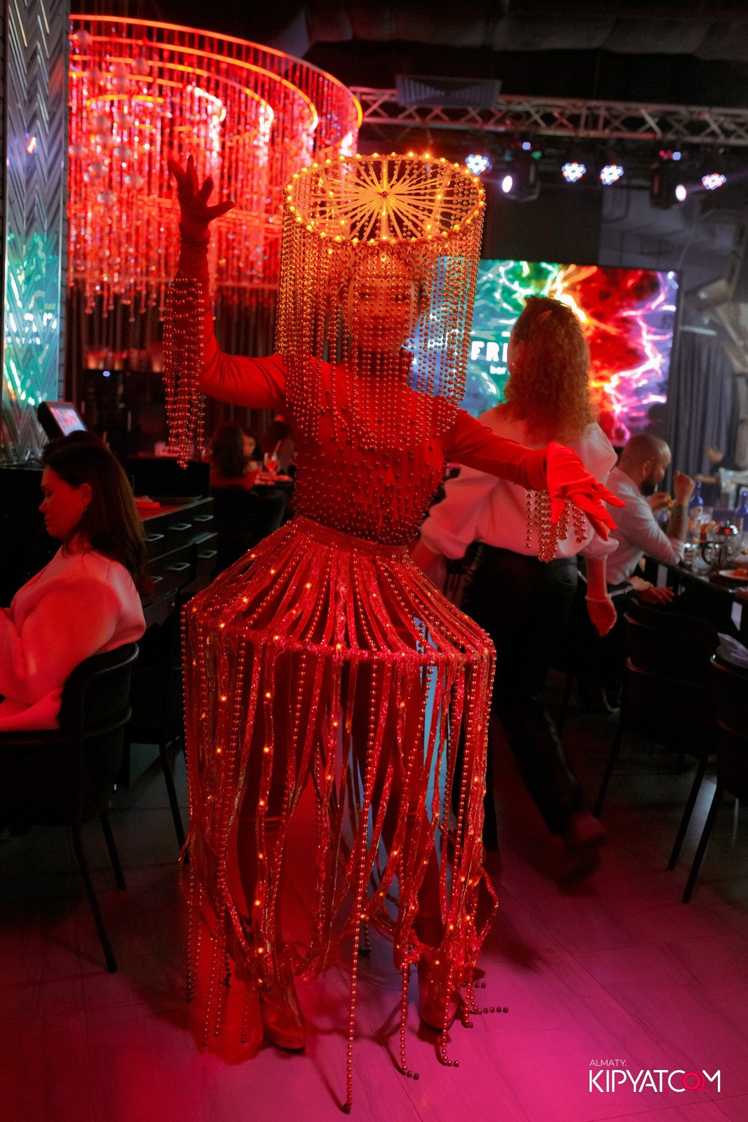 FRIENDS BAR & TERRACE. КИПЯТКОМ АЛМАТЫ!