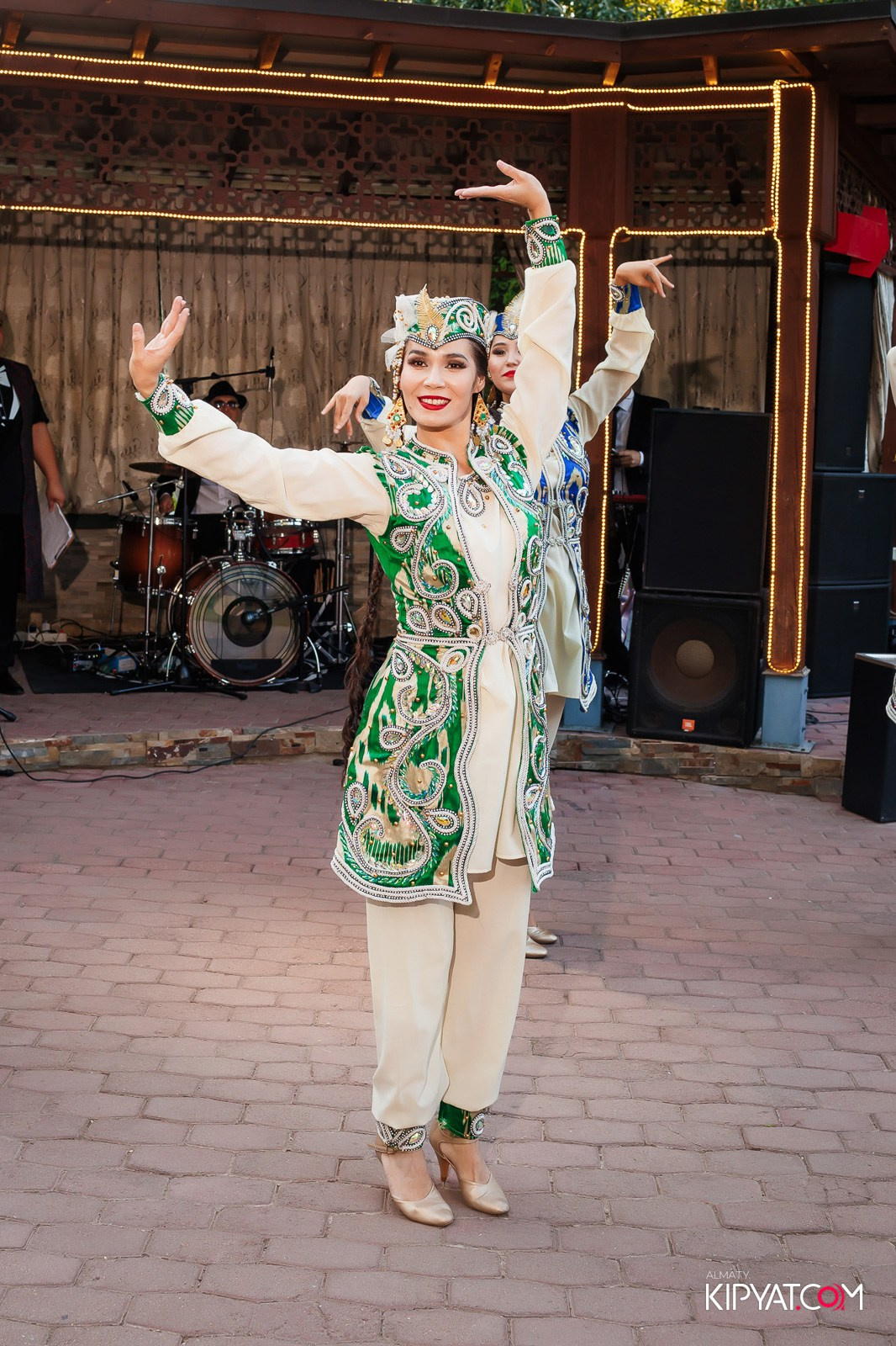 РЕСТОРАН УЧ ЛЯГАН. КИПЯТКОМ АЛМАТЫ!