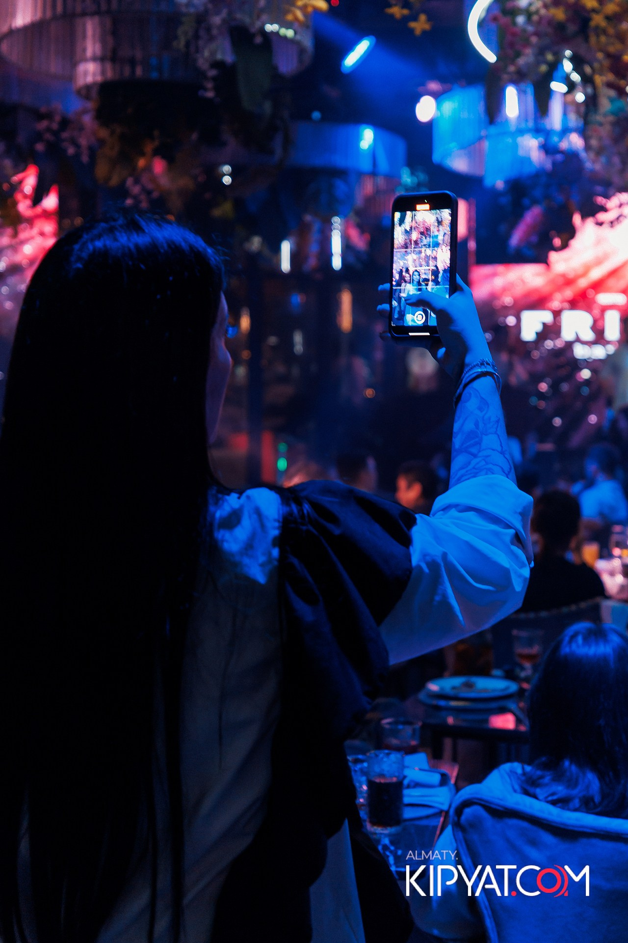 FRIENDS BAR & TERRACE. КИПЯТКОМ АЛМАТЫ! Фотосъемка мероприятий в Алматы