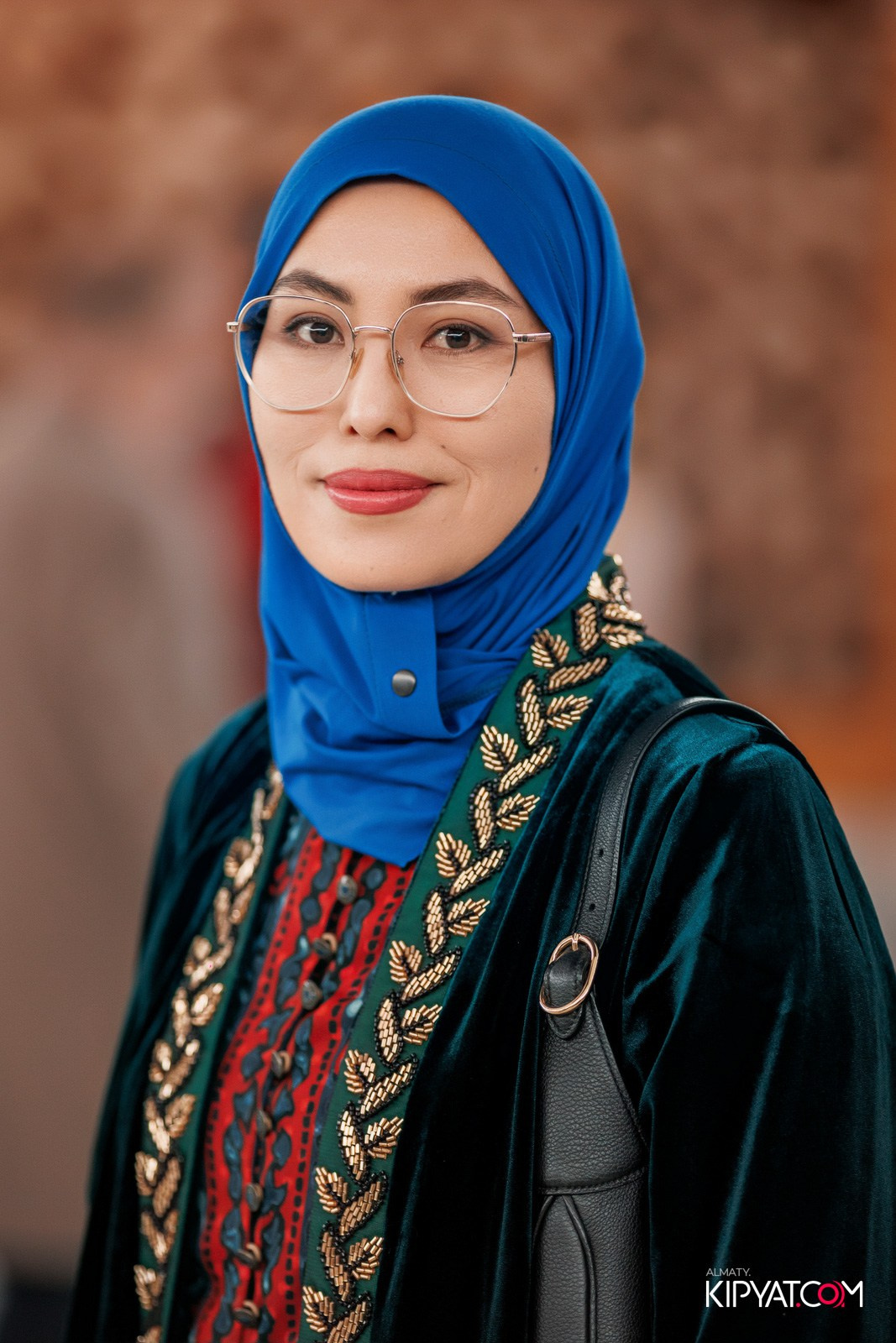 FASHION ПОКАЗ, КАЗАХСКОЙ НАЦИОНАЛЬНОЙ ОДЕЖДЫ. КИПЯТКОМ АЛМАТЫ!