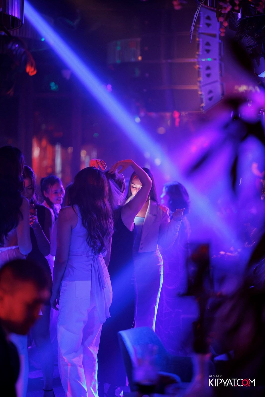 FRIENDS BAR & TERRACE. КИПЯТКОМ АЛМАТЫ! Фотосъемка мероприятий в Алматы