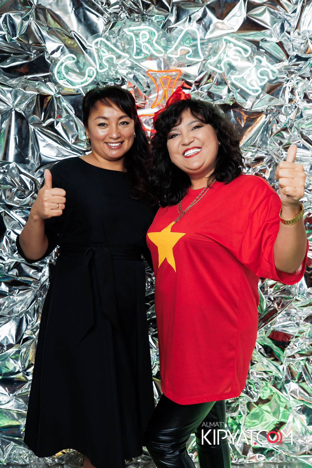 ВЕЧЕРИНКА 90Х КАФЕ CARAFE. КИПЯТКОМ АЛМАТЫ! Фотосъемка мероприятий в Алматы