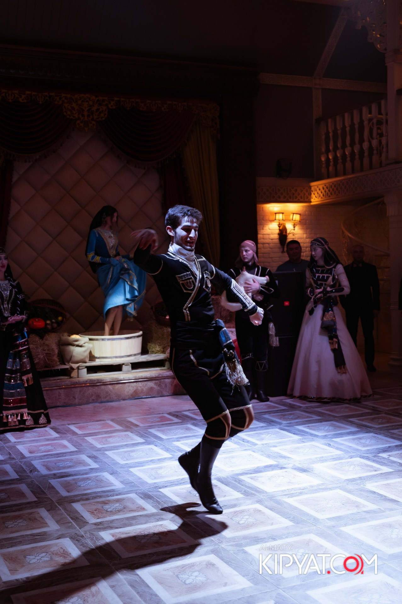 ALAZANI НА КАБАНБАЙ БАТЫРА. КИПЯТКОМ АЛМАТЫ!