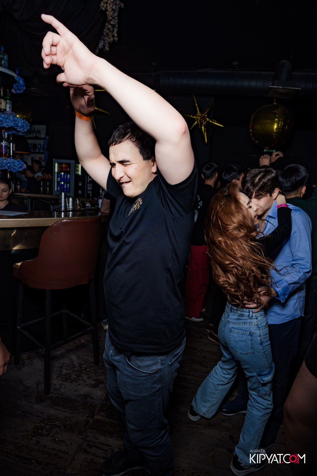 UYAT EMES BAR. КИПЯТКОМ АЛМАТЫ!