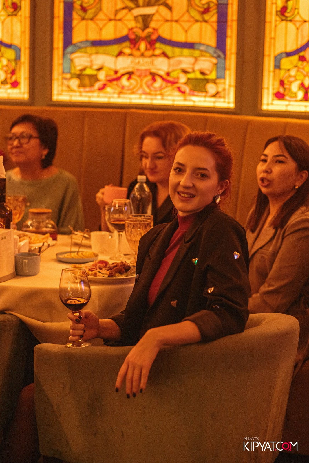 РЕСТОРАН ALAZANI НА АКАН СЕРЫ. КИПЯТКОМ АЛМАТЫ!