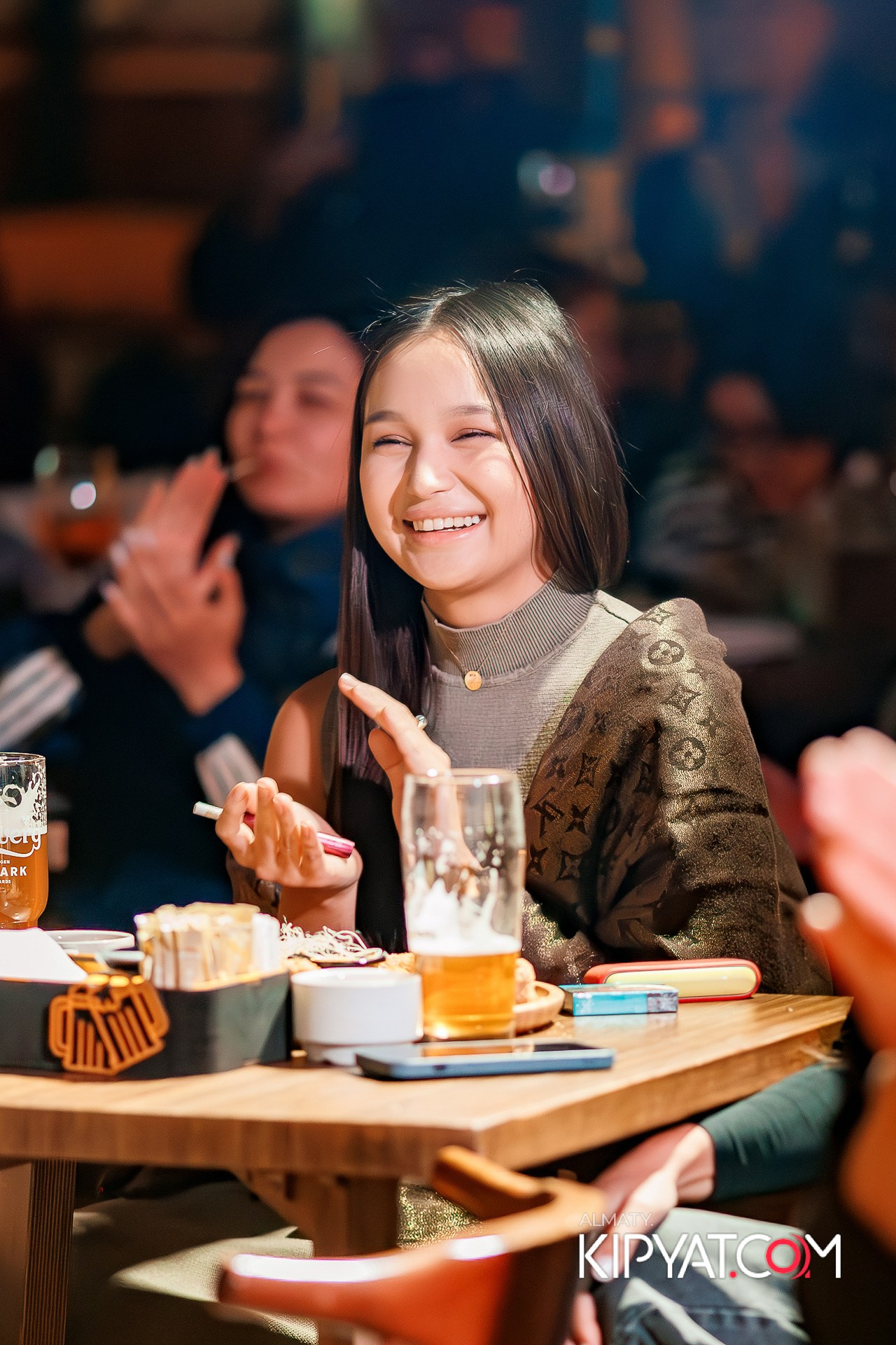 СОЛЬНЫЙ СТЕНДАП КОНЦЕРТ АЛЕКСАНДРА МЕРКУЛЬ. КИПЯТКОМ АЛМАТЫ!