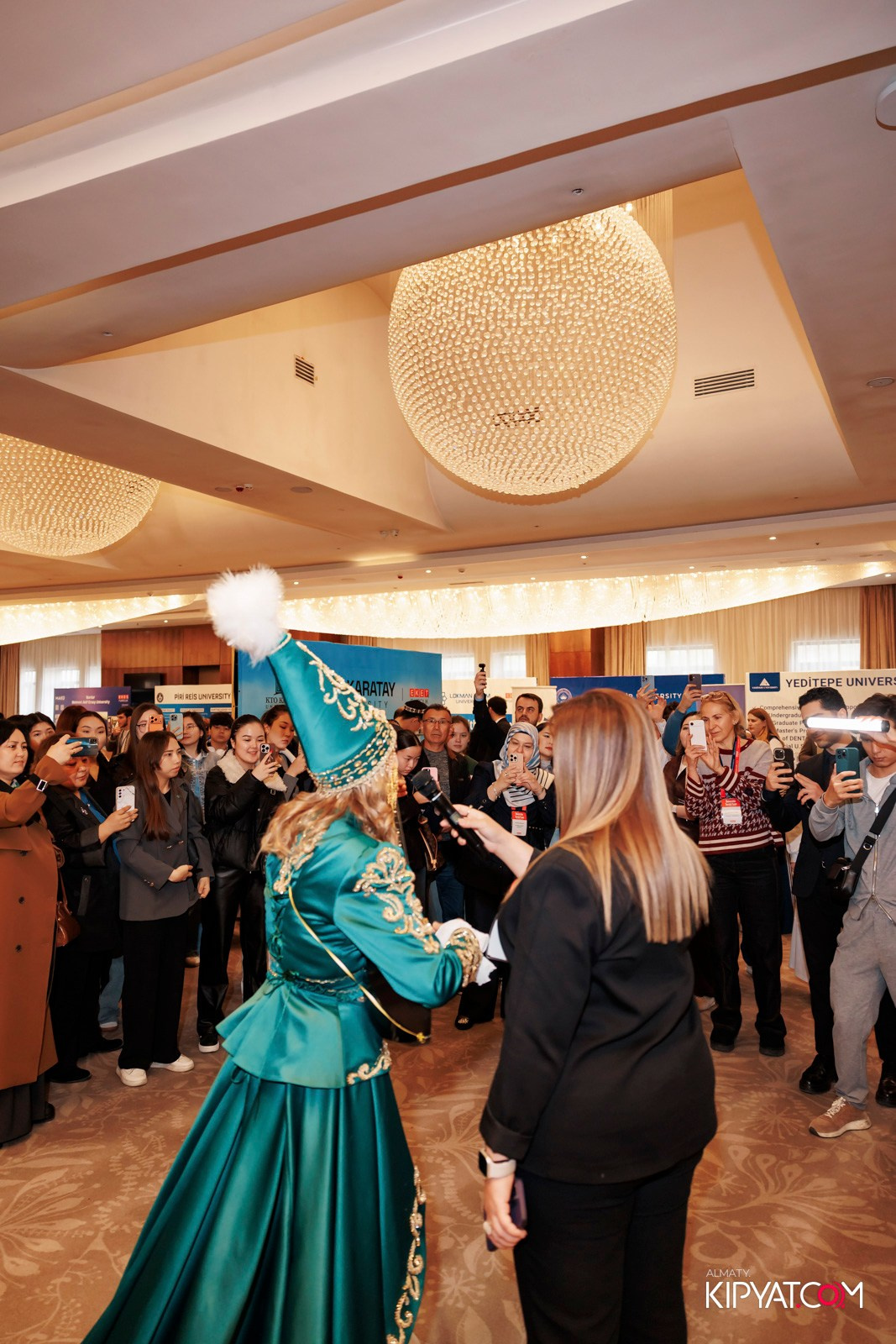 ВЫСТАВКА ТУРЕЦКИХ УНИВЕРСИТЕТОВ. КИПЯТКОМ АЛМАТЫ! Фотосъемка мероприятий в Алматы