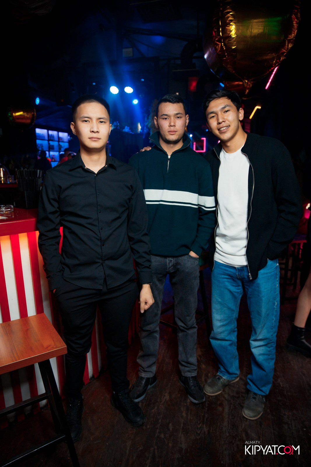 UYAT EMES BAR. КИПЯТКОМ АЛМАТЫ!