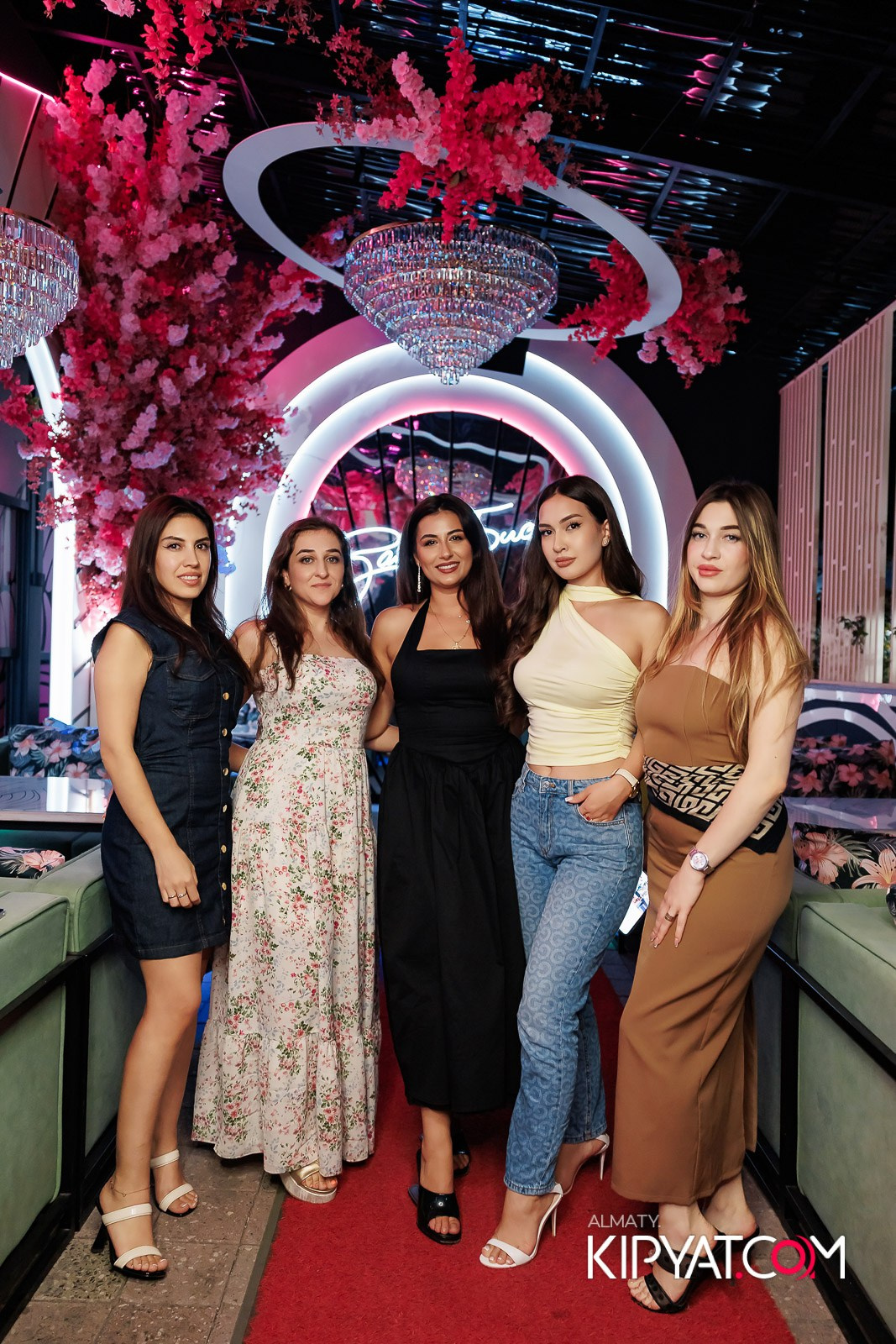 ЗАЯ, НА БИС. КИПЯТКОМ АЛМАТЫ!