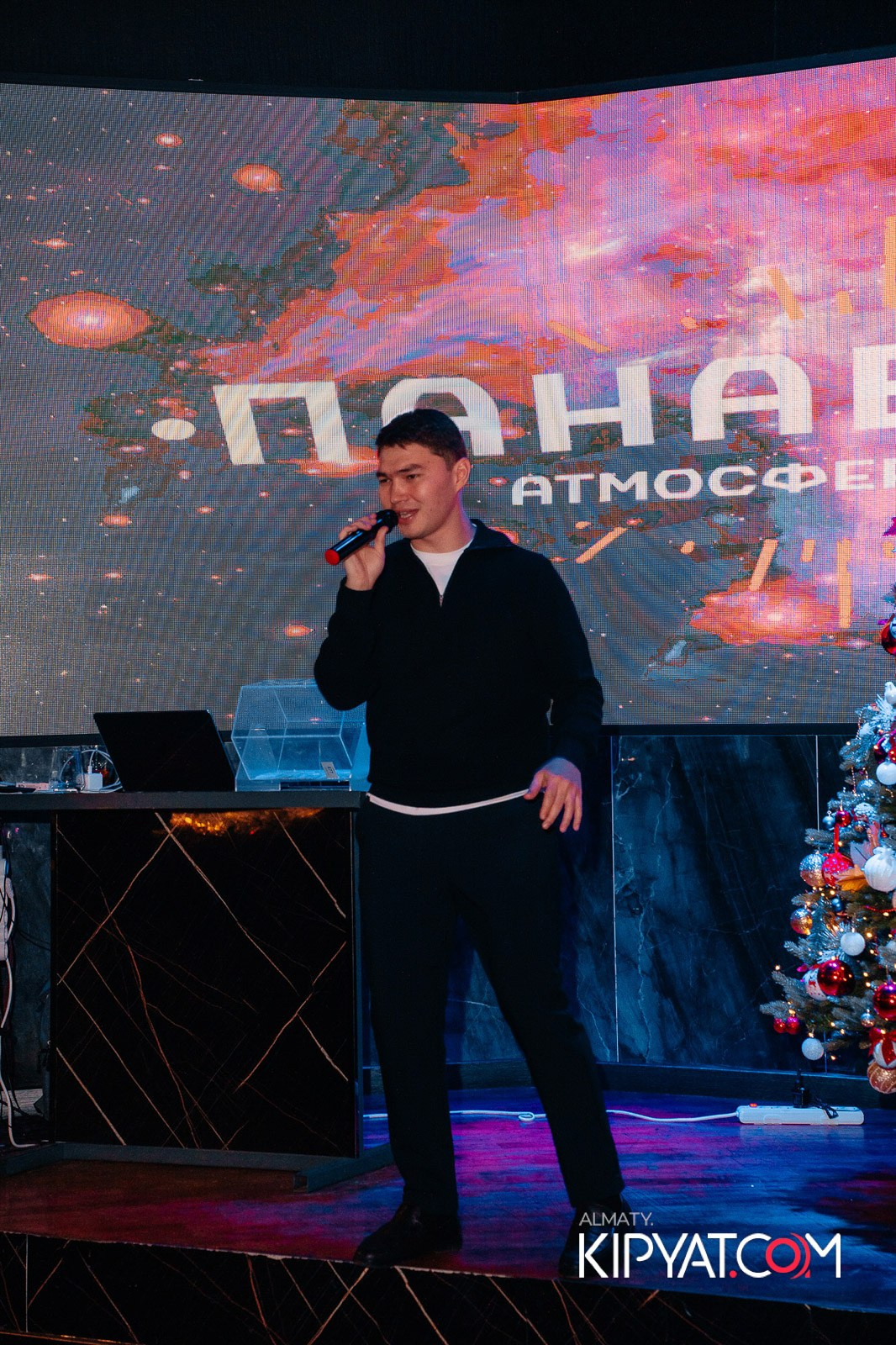 БАР ПАНАЕХАЛИ НА ТОЛЕ БИ. КИПЯТКОМ АЛМАТЫ!