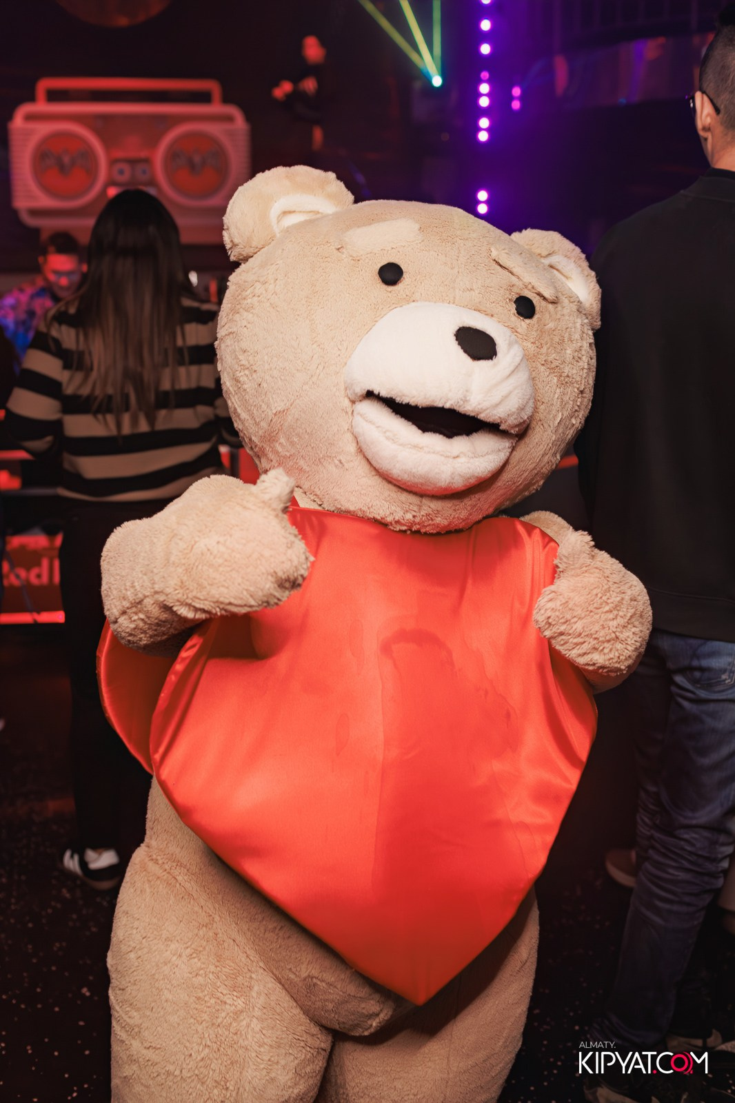 SANTA RAVE В НОЧНОМ КЛУБЕ SANTA BARBARA. КИПЯТКОМ АЛМАТЫ!