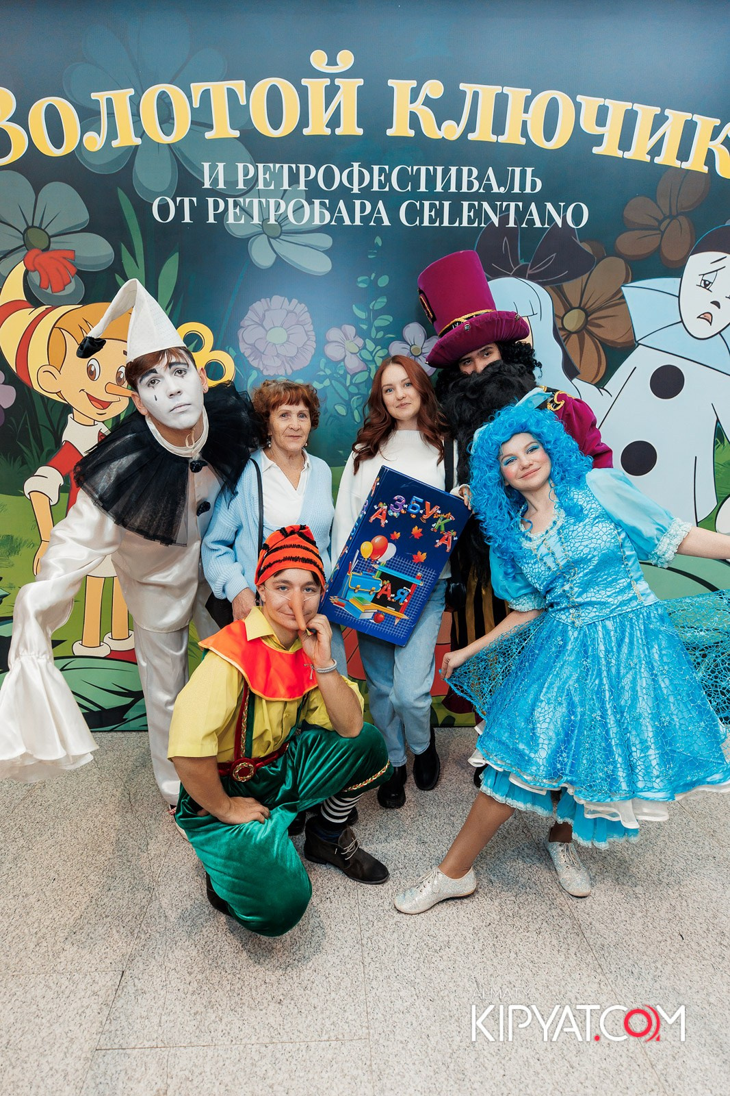 ЗОЛОТОЙ КЛЮЧИК И РЕТРОФЕСТИВАЛЬ ОТ РЕСТОБАРА CELENTANO. КИПЯТКОМ АЛМАТЫ!