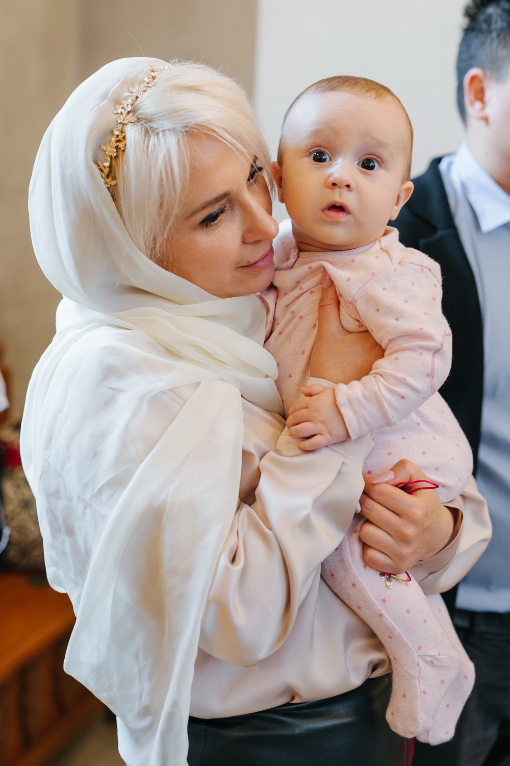 Крещение Церковь Тихвинской иконы Божией Матери. Фотограф на крещение в Санкт Петербурге
