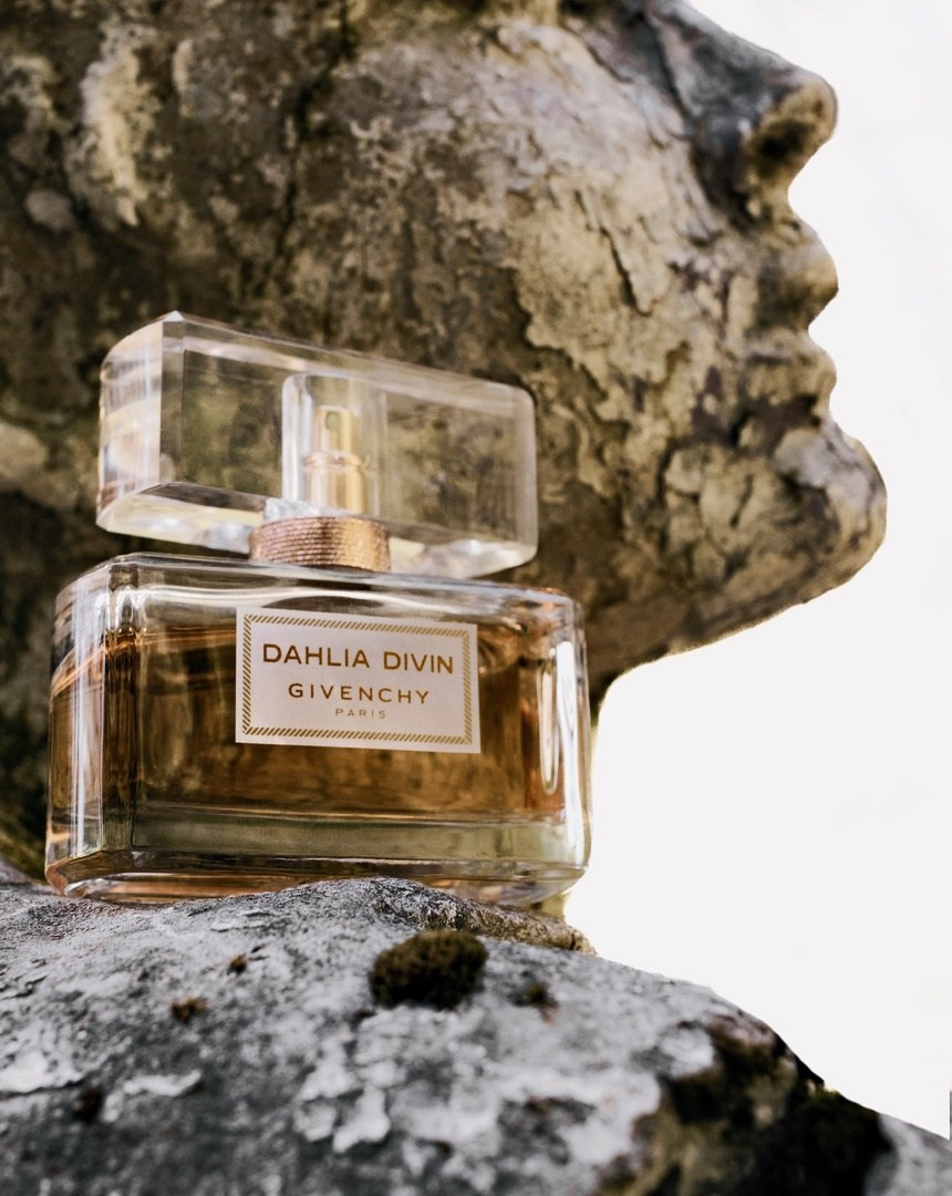 Духи, реклама, предметное фото