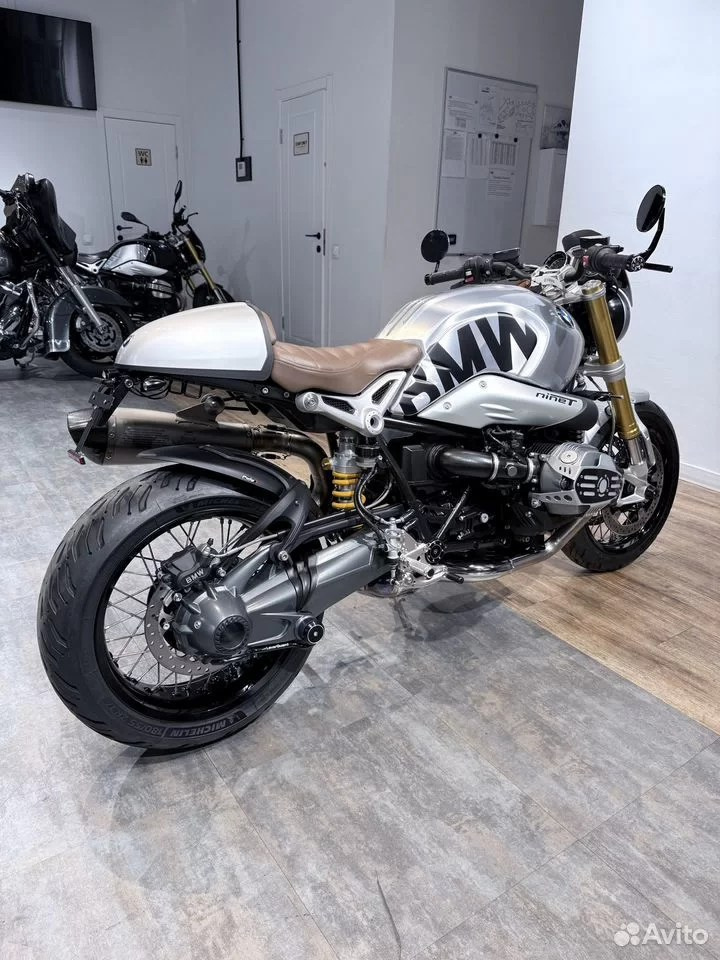 Купить BMW R9T (Street Scrambler) — подробнее на сайте. Hello Davidson, Москва. Только хорошие мотоциклы…