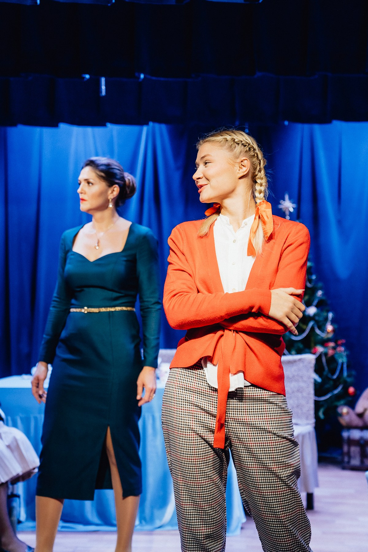 Театр Дом 8 Любящих женщин. Главная