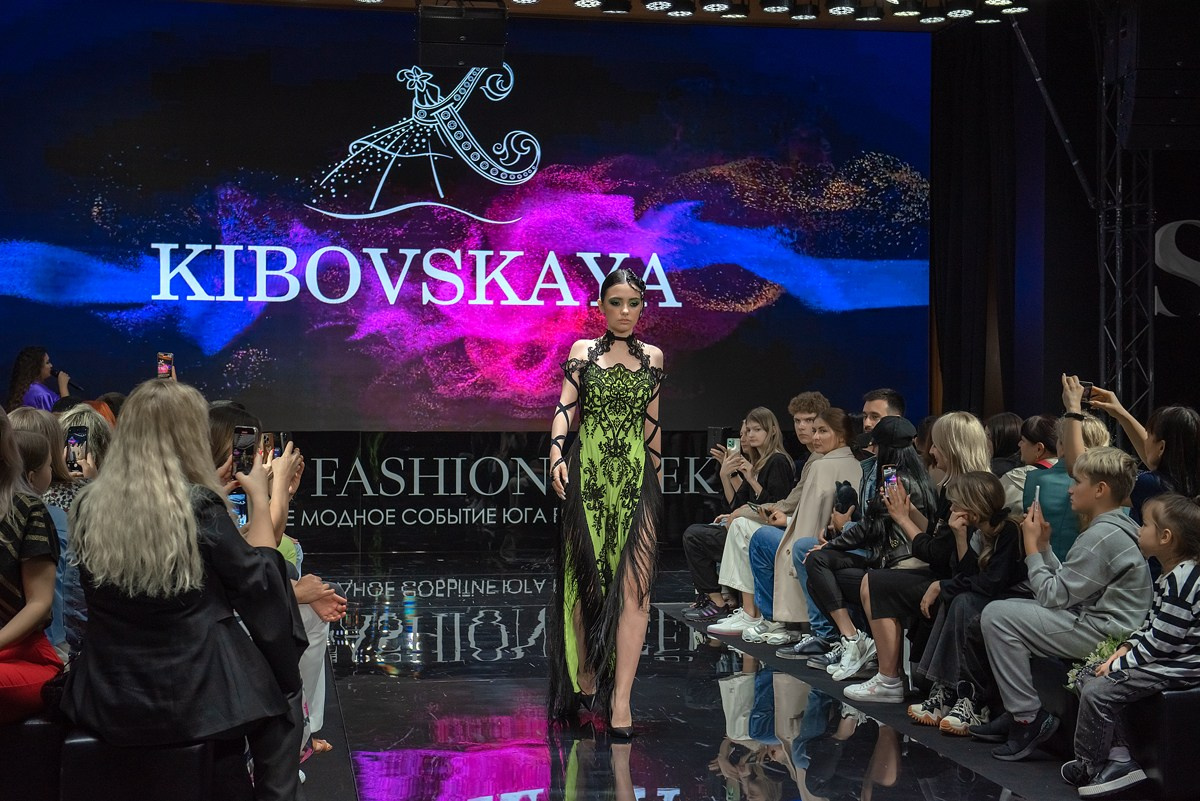 SochiFashionWeek2024 дизайнер Кибовская. Семейный и коммерческий фотограф в Сочи Александр Бодунов