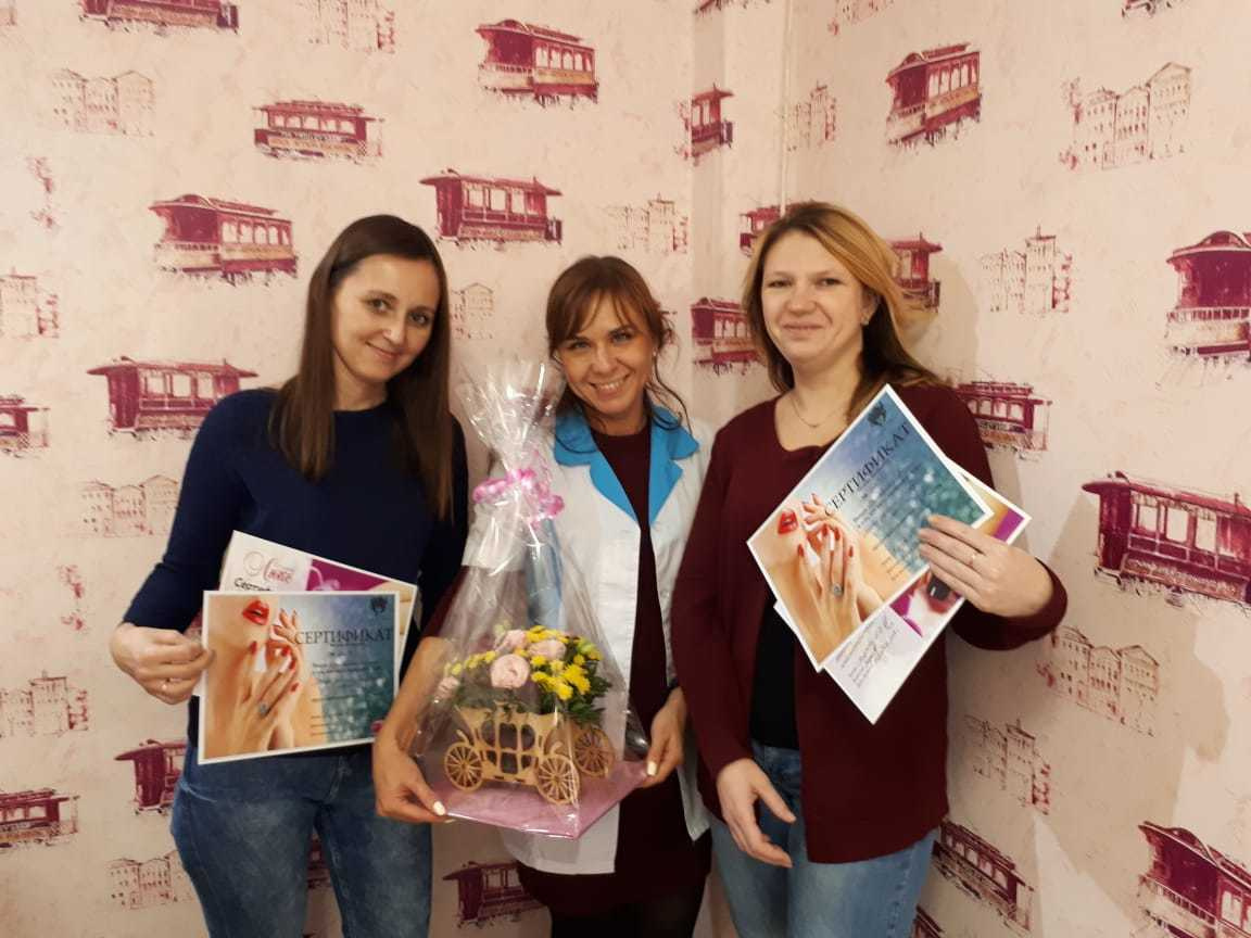 Выпускники студии Люкс. Курсы маникюра и наращивания ресниц в Томске