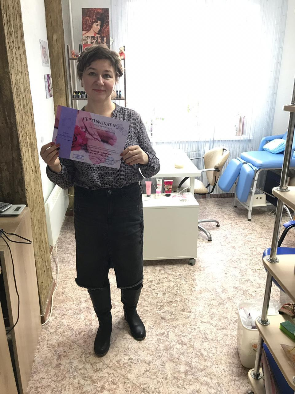 Выпускники студии Люкс. Курсы маникюра и наращивания ресниц в Томске