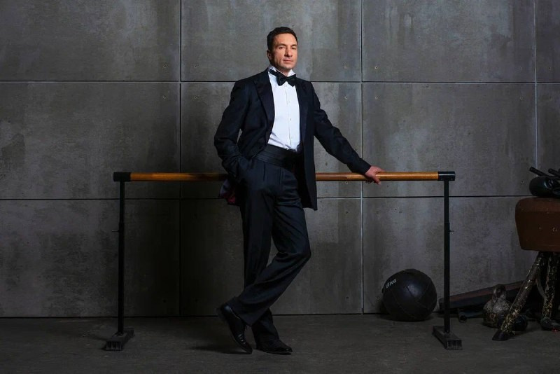 Деловой портрет. Фотограф для маркетплейсов Михаил Бове