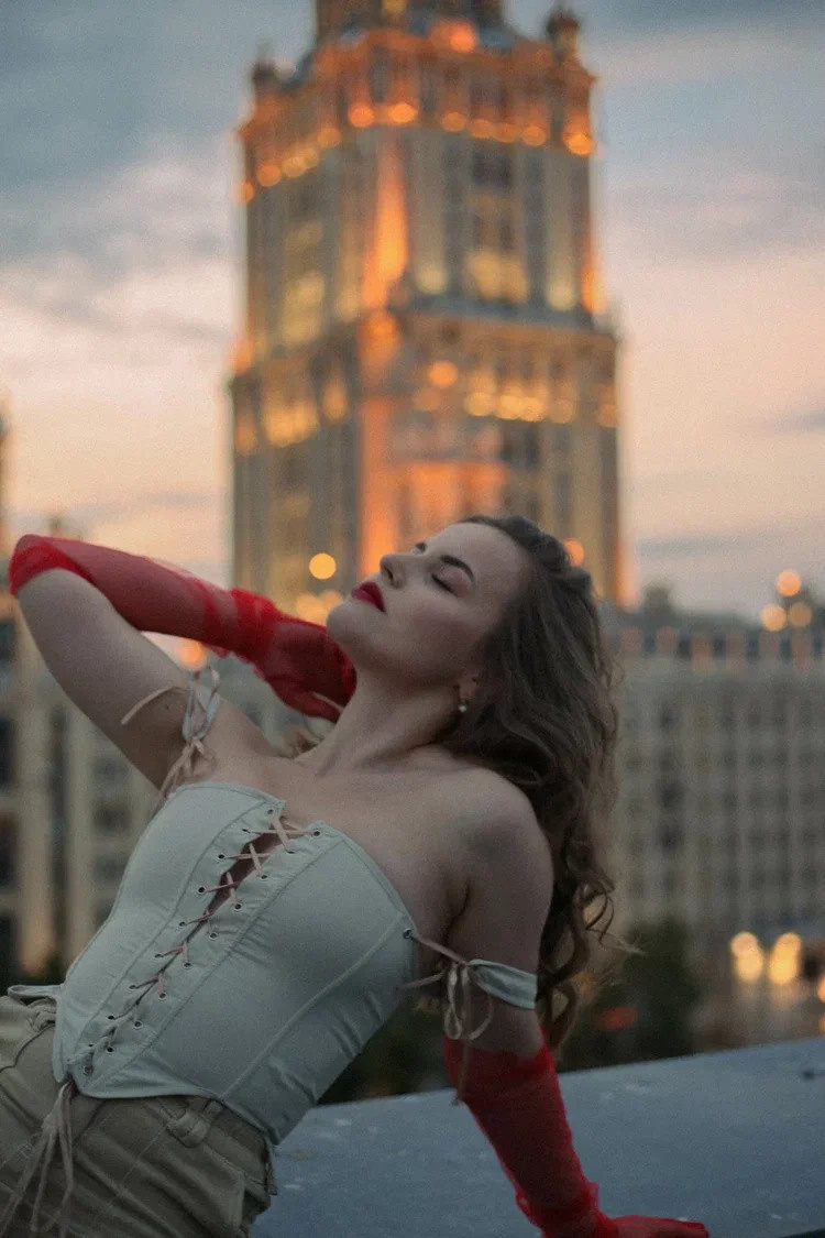 Макияж для вечерней прогулки с приглушенной подсветкой