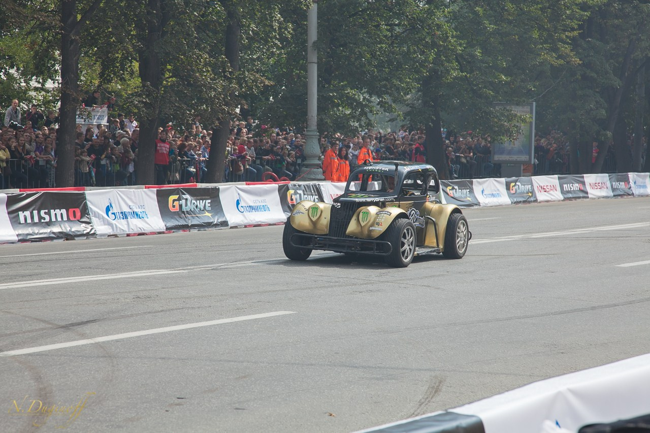 Nissan Nissmo Drive. Профессиональный фотограф Дугинов Николай | Екатеринбург