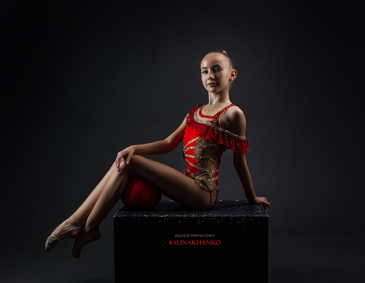 Фотосъёмка гимнасток на белой циклораме. Балетный фотограф Алина Ханько — Душа Балета