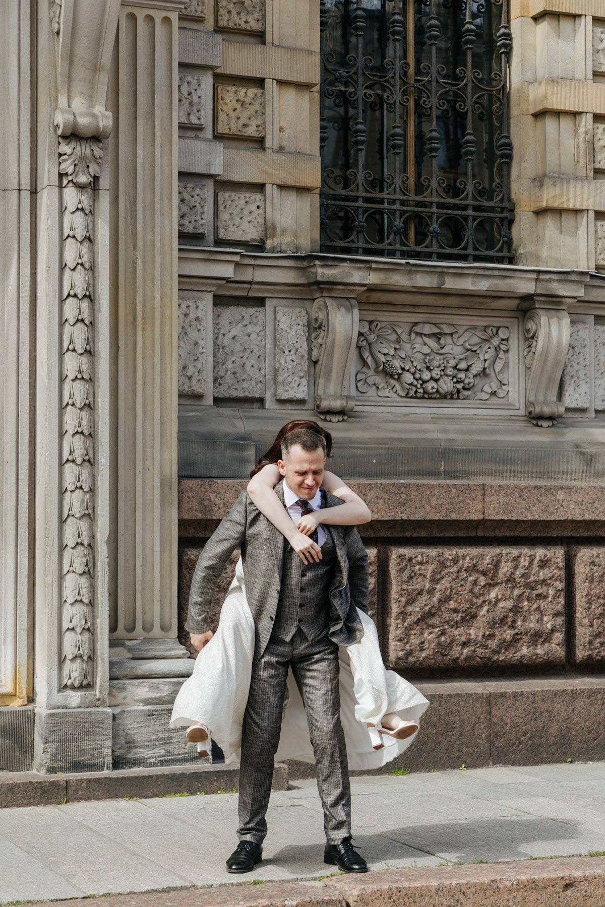 Свадебная прогулка в СПб, фотограф Денис Дорфф. Фотограф крещение венчание в Петербурге! Помогает подобрать храм и посоветовал душевного батюшку в СПб