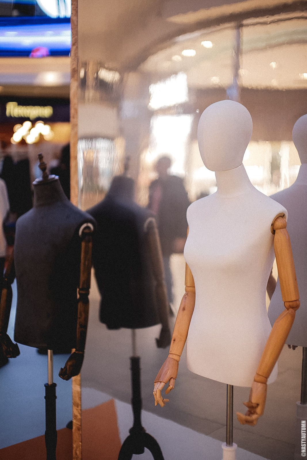 Маркет, ТЦ Метрополис. Репортажный и концертный фотограф в Москве Анастасия Осень